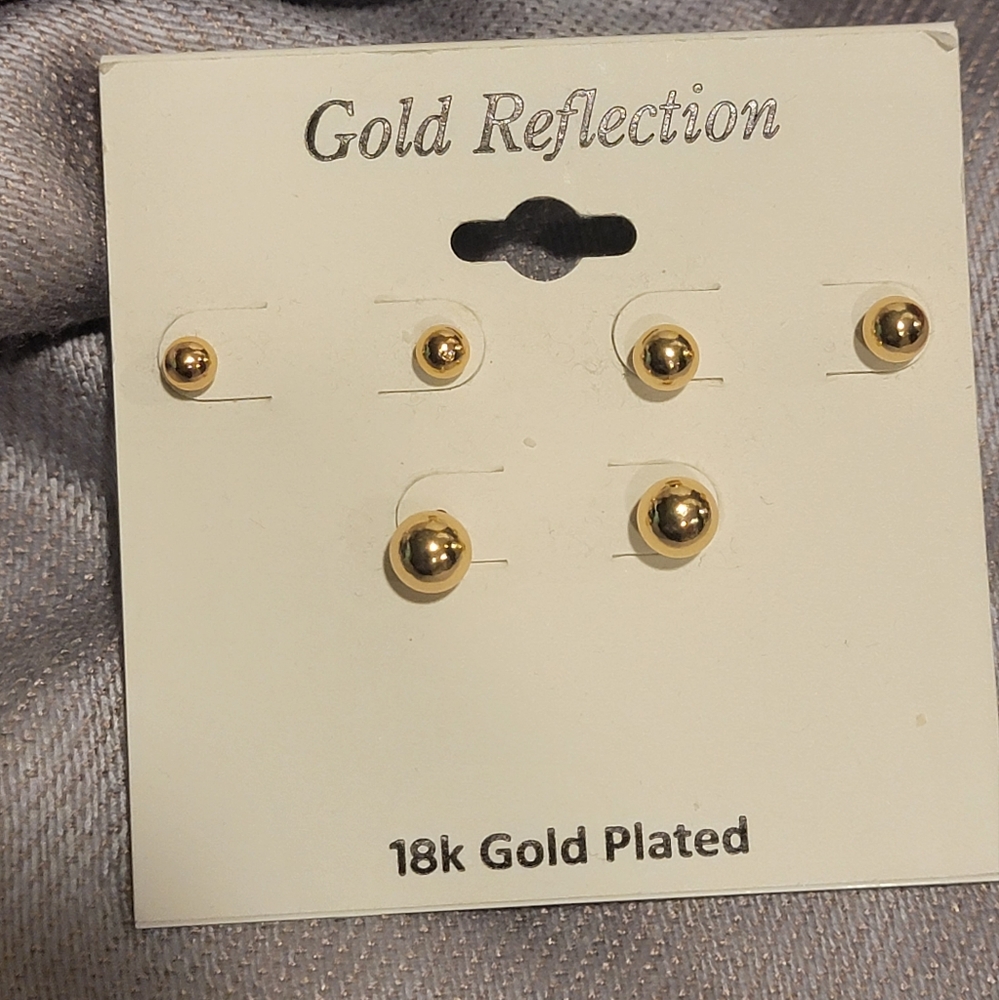 18KG Plated Gold Studs NWT